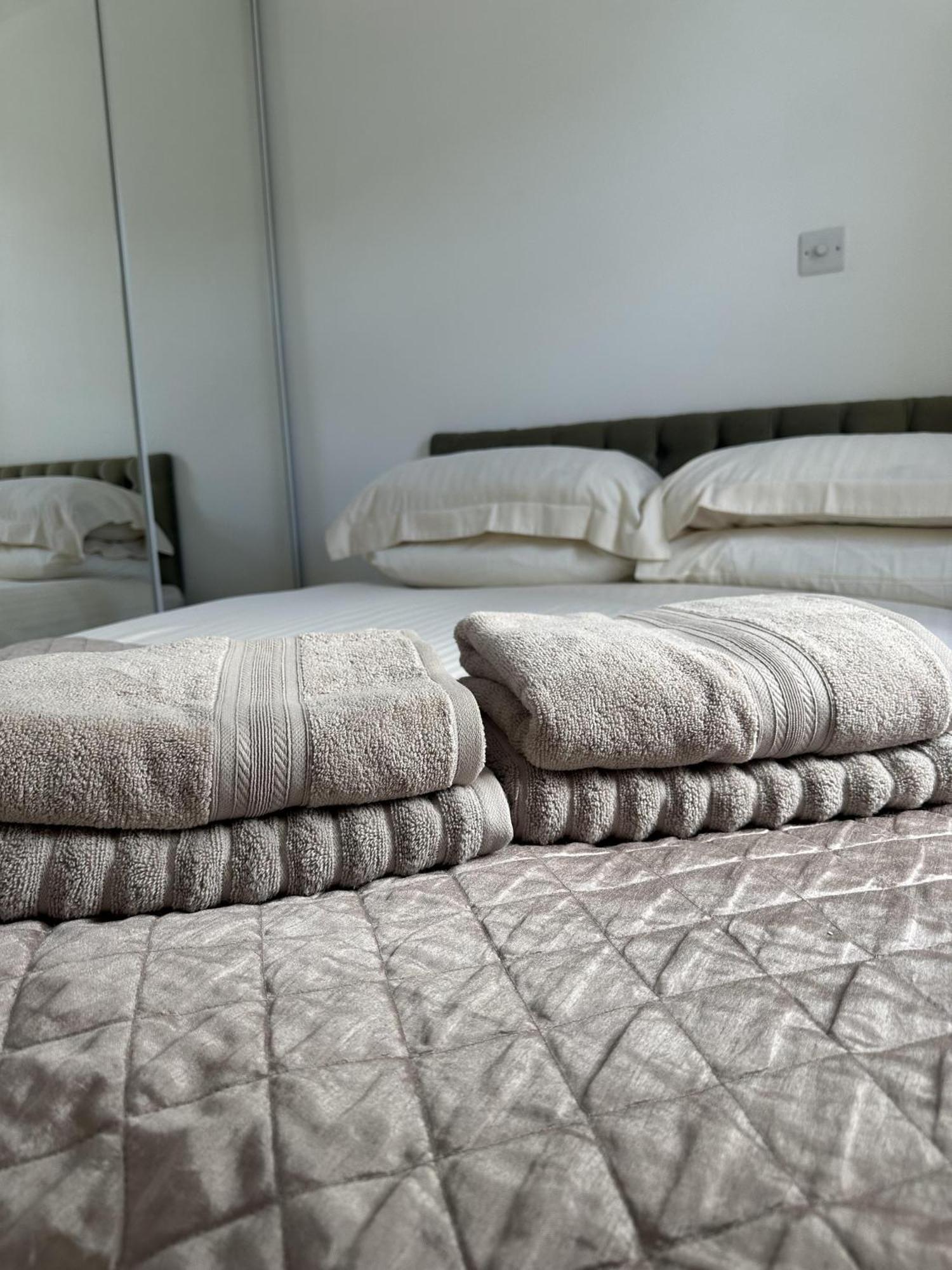 Cozy Coastal Lodge In Hayle Ngoại thất bức ảnh