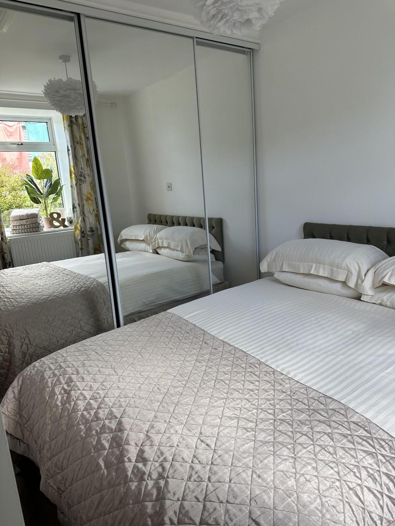 Cozy Coastal Lodge In Hayle Ngoại thất bức ảnh